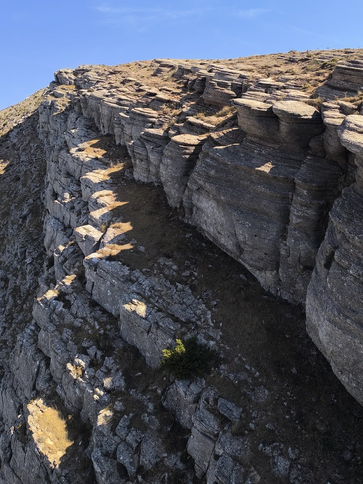 Rock walls and strata in Sierra de Huma